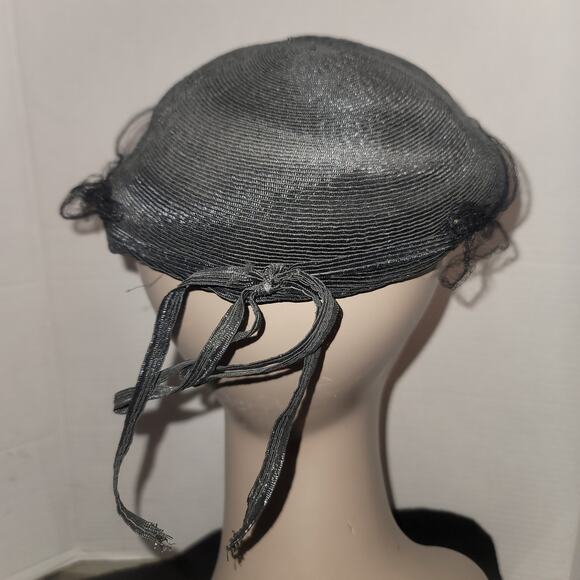 Vintage Black Pillbox Hat Veil 1940s 50s Noir Goth Mourning Pinup Rockabilly
